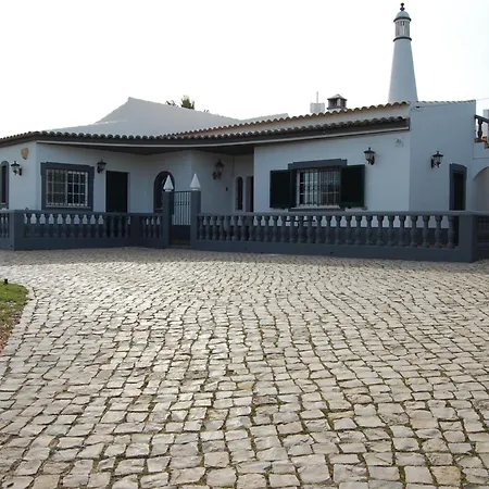Charming 3-Bedroom Villa With Wifi And Central Heating In Beautiful Santa Brbar Villa Distrito de Faro