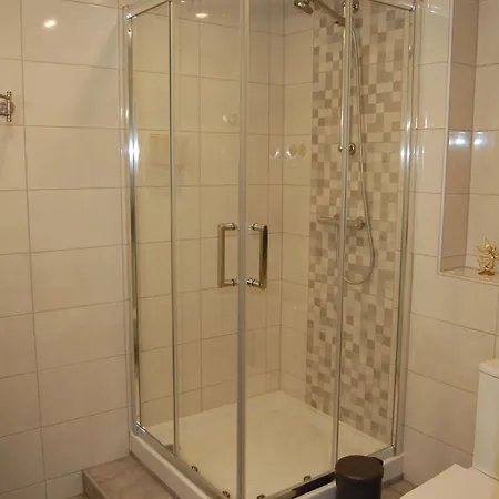 Villa Charming 3-Bedroom Villa With Wifi And Central Heating In Beautiful Santa Brbar