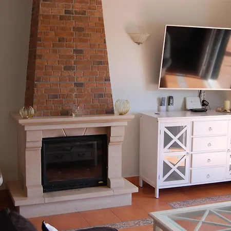 Charming 3-bedroom With Wifi And Heating In Beautiful Santa Brbar *