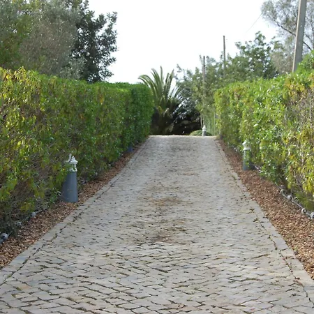 Charming 3-Bedroom Villa With Wifi And Central Heating In Beautiful Santa Brbar Distrito de Faro