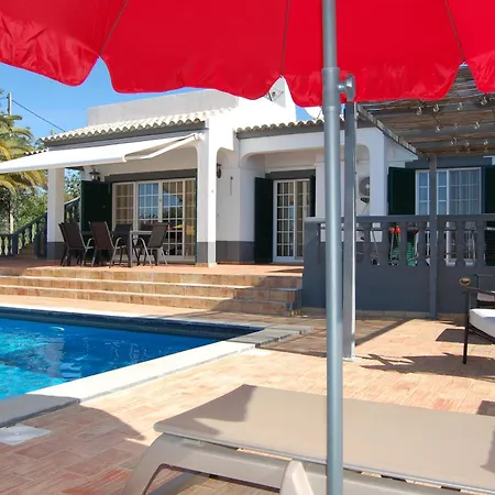 Villa Charming 3-Bedroom Villa With Wifi And Central Heating In Beautiful Santa Brbar