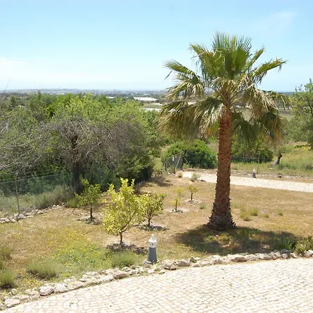 Charming 3-bedroom With Wifi And Heating In Beautiful Santa Brbar * Distretto di Faro