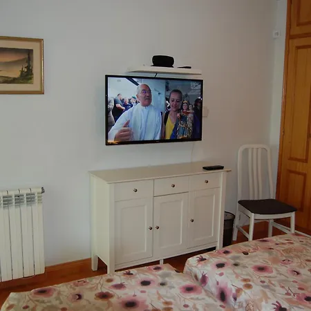 Charming 3-Bedroom Villa With Wifi And Central Heating In Beautiful Santa Brbar