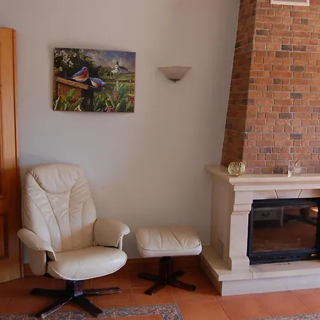 Villa Charming 3-Bedroom Villa With Wifi And Central Heating In Beautiful Santa Brbar