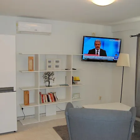 Charming 3-Bedroom Villa With Wifi And Central Heating In Beautiful Santa Brbar *