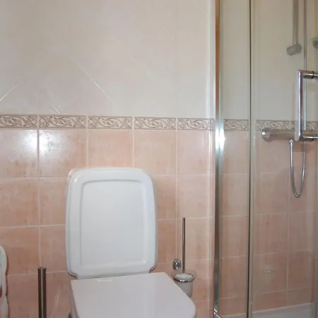 Villa Charming 3-Bedroom Villa With Wifi And Central Heating In Beautiful Santa Brbar *